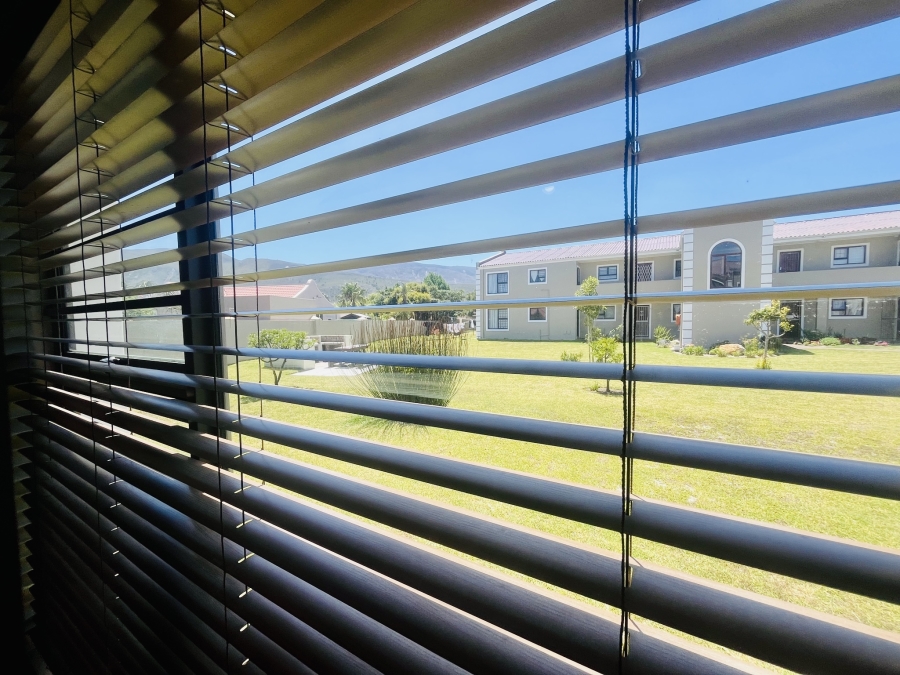 2 Bedroom Property for Sale in Sandbaai Western Cape